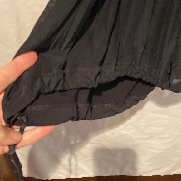 Ladies workout top - Picture 3 of 10